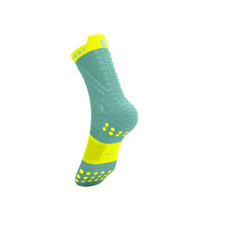 COMPRESSPORT Skarpetki do biegania trailowe PRORACING SOCKS V4 TRAIL shell blue/safe yellow
