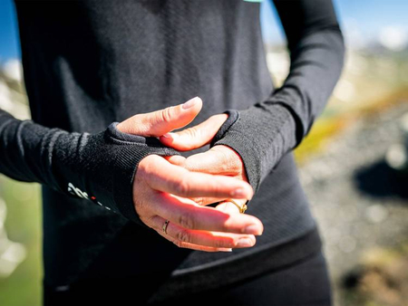 COMPRESSPORT Bluza do biegania damska WINTER TRAIL POSTURAL LS TOP czarno-turkusowa