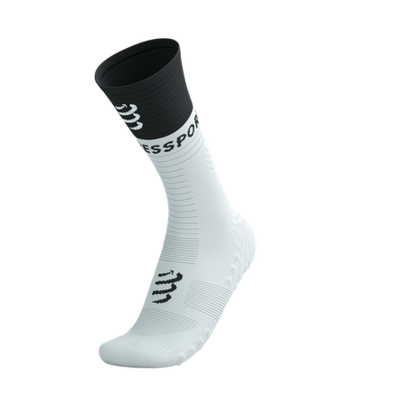 COMPRESSPORT Skarpetki kompresyjne do biegania MID COMPRESSION SOCKS V2.0 white/black