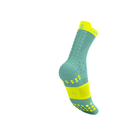 COMPRESSPORT Skarpetki do biegania trailowe PRORACING SOCKS V4 TRAIL shell blue/safe yellow