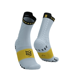 COMPRESSPORT Skarpetki do biegania trailowe PRORACING SOCKS V4 TRAIL grey dawn/ceylon yellow
