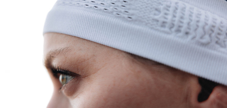 COMPRESSPORT Opaska na głowę THIN HEADBAND ON/OFF white