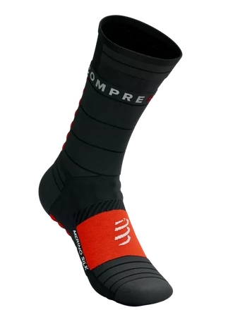 COMPRESSPORT Skarpetki biegowe zimowe PRO RACING SOCKS WINTER RUN black/high risk red